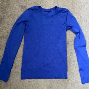 Long-sleeved Lululemon shirt